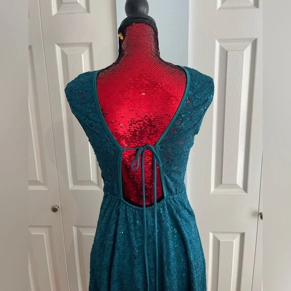 Dress - Picture 2 of 6